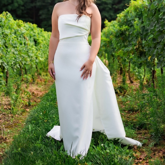 Solace London - The Kinsley Maxi Dress in Cream - Picture 8 of 9